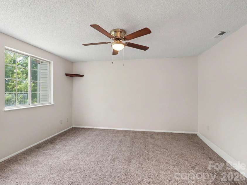 9416 Lexington Circle, Charlotte, NC 28213.  MLS# CAR4383510, YatesRealty ID 26877. 