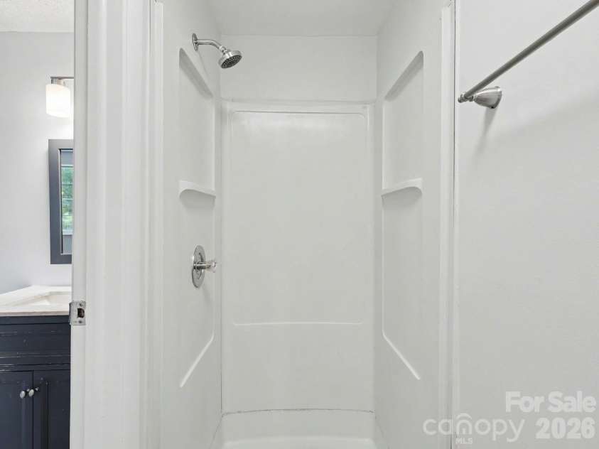 9416 Lexington Circle, Charlotte, NC 28213.  MLS# CAR4383510, YatesRealty ID 26877. 