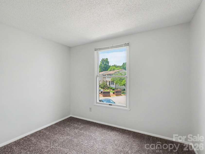 9416 Lexington Circle, Charlotte, NC 28213.  MLS# CAR4383510, YatesRealty ID 26877. 