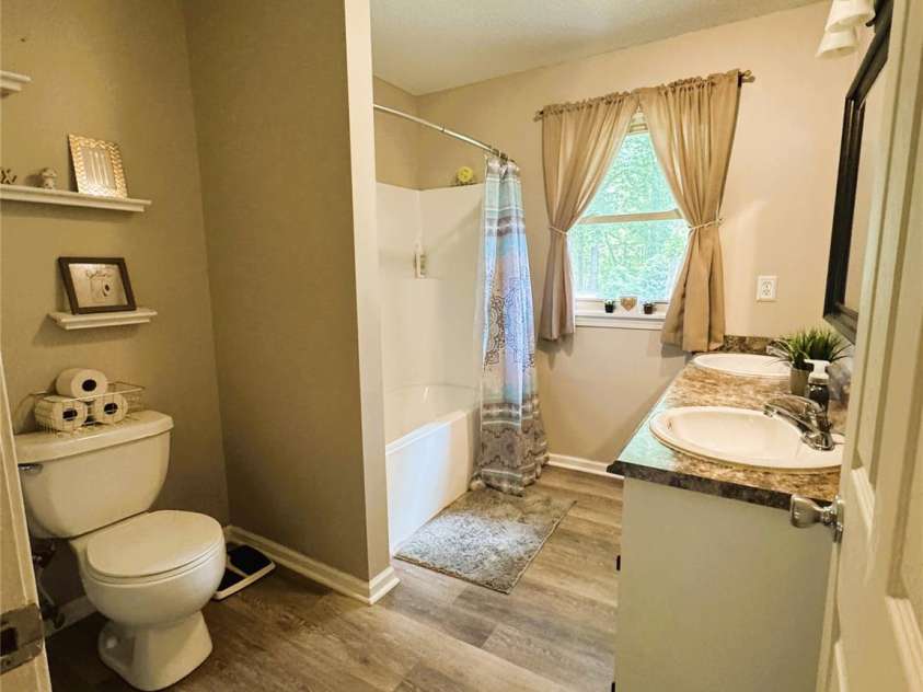 136 Christopher Road, Marion, NC 28752.  MLS# CAR4267352, YatesRealty ID 26878. Bathroom