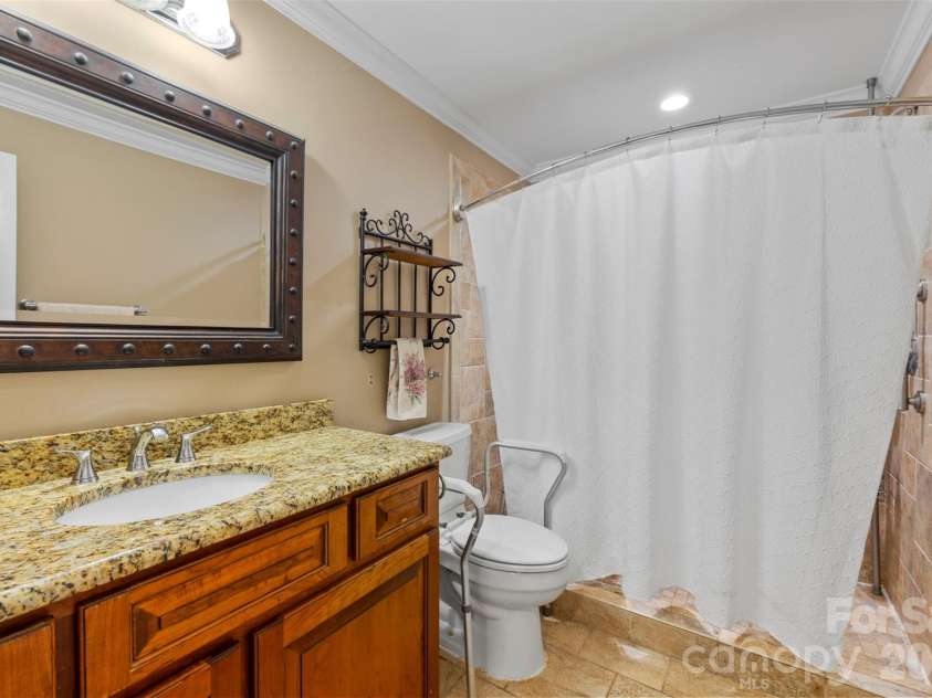 7653 Juniper Lane, Denver, NC 28037.  MLS# CAR4383486, YatesRealty ID 26879. Basement bath