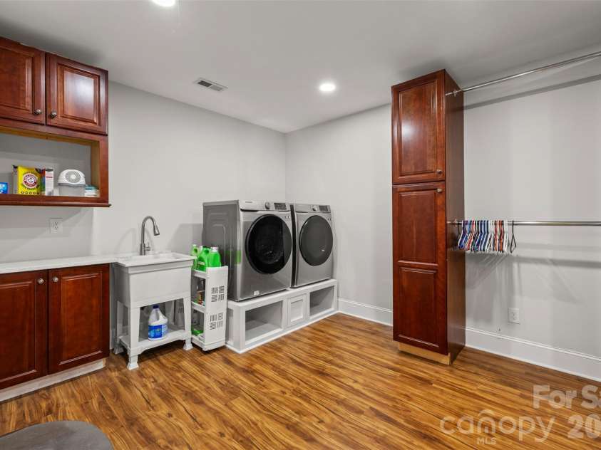 7653 Juniper Lane, Denver, NC 28037.  MLS# CAR4383486, YatesRealty ID 26879. Laundry in basement level