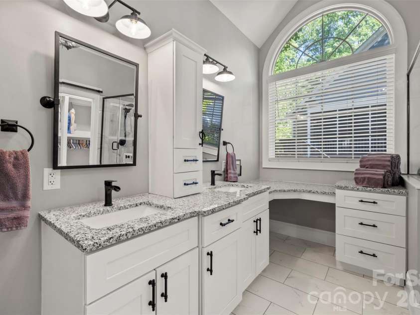 7653 Juniper Lane, Denver, NC 28037.  MLS# CAR4383486, YatesRealty ID 26879. Master bath