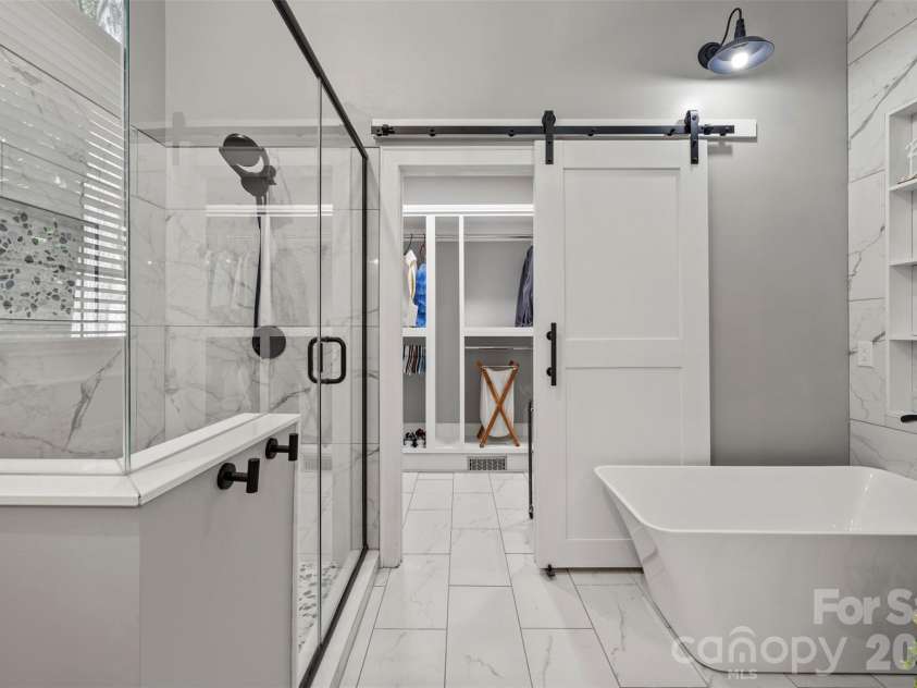 7653 Juniper Lane, Denver, NC 28037.  MLS# CAR4383486, YatesRealty ID 26879. Master bath