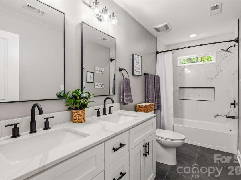 7653 Juniper Lane, Denver, NC 28037.  MLS# CAR4383486, YatesRealty ID 26879. Spare bathroom upstairs