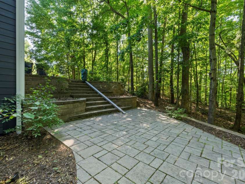 7653 Juniper Lane, Denver, NC 28037.  MLS# CAR4383486, YatesRealty ID 26879. Walkway from driveway