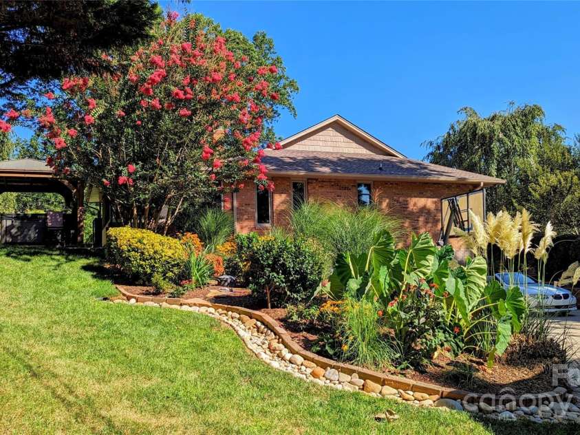 113 Pait Drive, Hendersonville, NC 28791.  MLS# CAR4218353, YatesRealty ID 2688. 