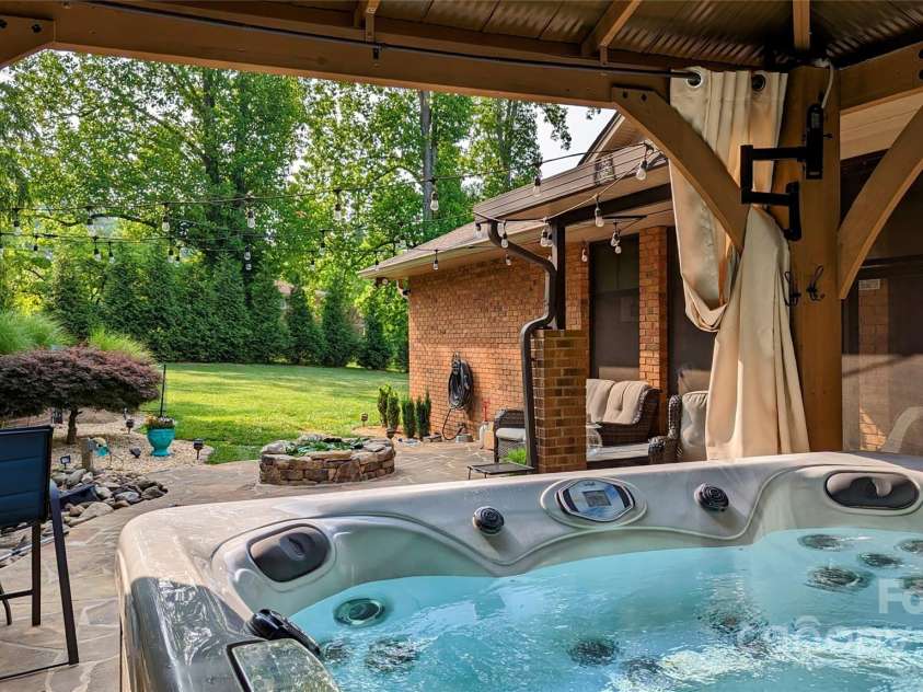 113 Pait Drive, Hendersonville, NC 28791.  MLS# CAR4218353, YatesRealty ID 2688. 