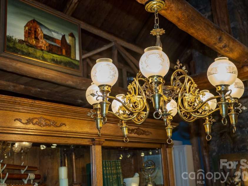 15 Chestnut Street, Tryon, NC 28782.  MLS# CAR4336651, YatesRealty ID 2688. 