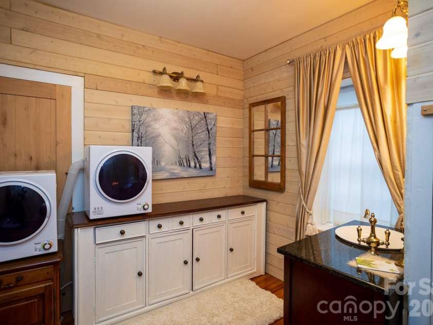 15 Chestnut Street, Tryon, NC 28782.  MLS# CAR4336651, YatesRealty ID 2688. 