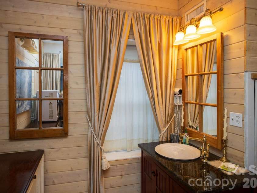 15 Chestnut Street, Tryon, NC 28782.  MLS# CAR4336651, YatesRealty ID 2688. 