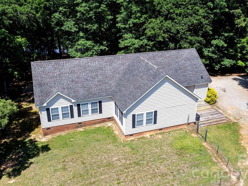 719 Phillipstown Road, Kershaw, SC 29067.  MLS# CAR4365888, YatesRealty ID 26880. Fenced Area for Pets