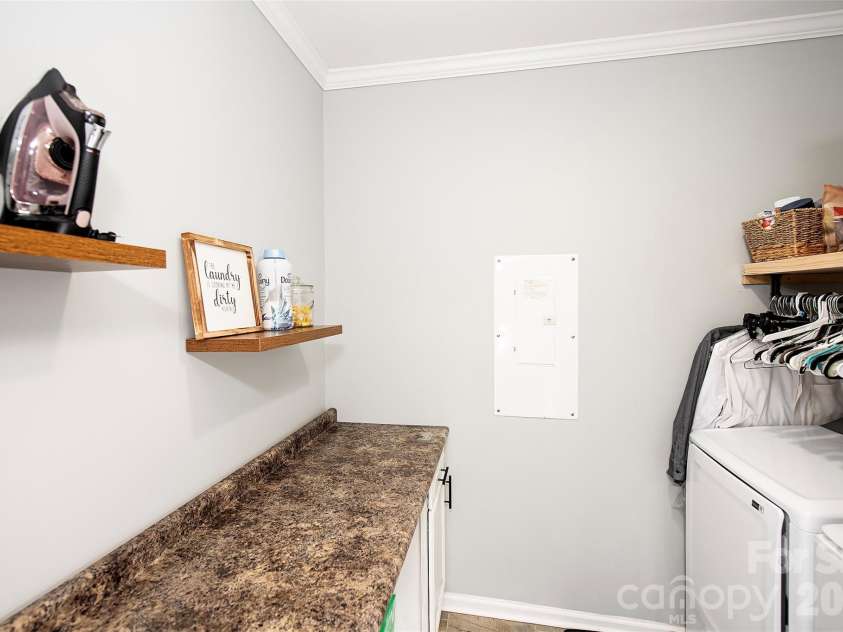 719 Phillipstown Road, Kershaw, SC 29067.  MLS# CAR4365888, YatesRealty ID 26880. Laundry Room off the Kitchen