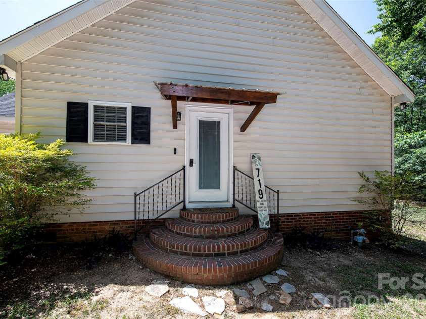 719 Phillipstown Road, Kershaw, SC 29067.  MLS# CAR4365888, YatesRealty ID 26880. Side Secondary Entrance