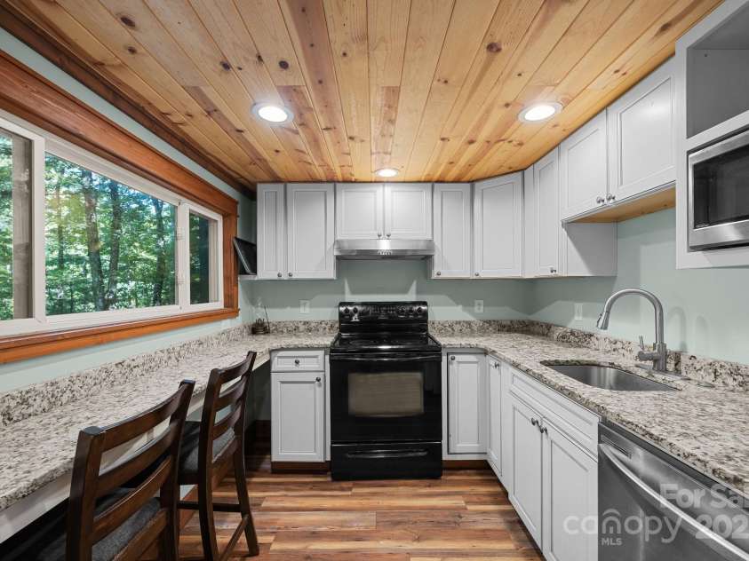 10 Lakemont Cottage Trail, Flat Rock, NC 28731.  MLS# CAR4270576, YatesRealty ID 26882. 