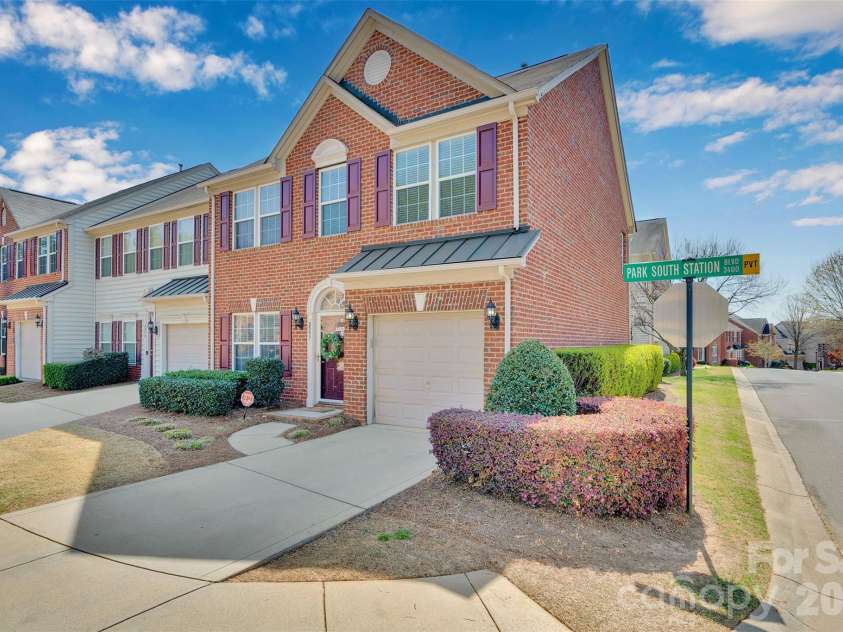 3353 Park South Station Boulevard, Charlotte, NC 28210.  MLS# CAR4364169, YatesRealty ID 26882. 