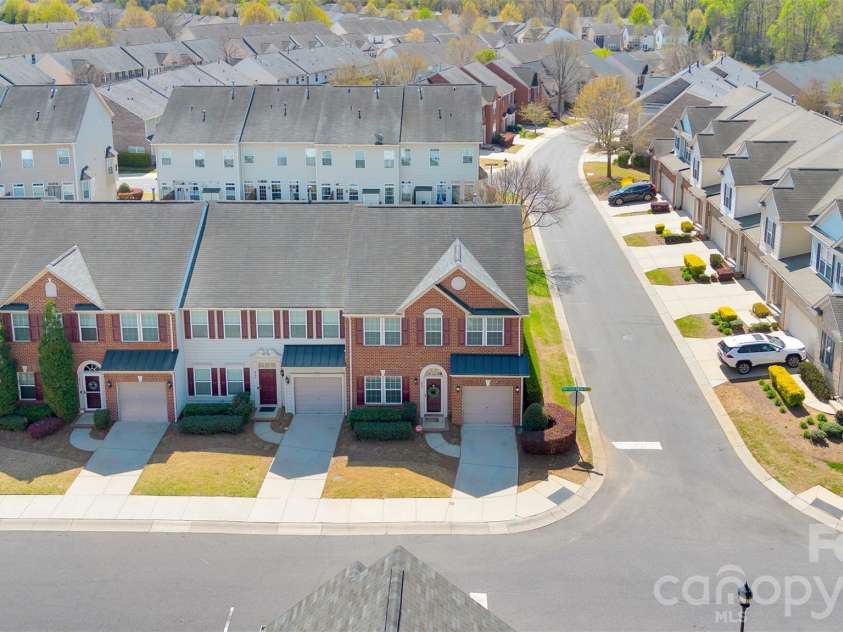 3353 Park South Station Boulevard, Charlotte, NC 28210.  MLS# CAR4364169, YatesRealty ID 26882. 
