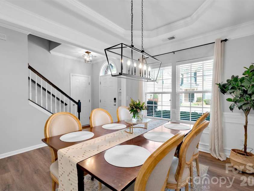 3353 Park South Station Boulevard, Charlotte, NC 28210.  MLS# CAR4364169, YatesRealty ID 26882. 