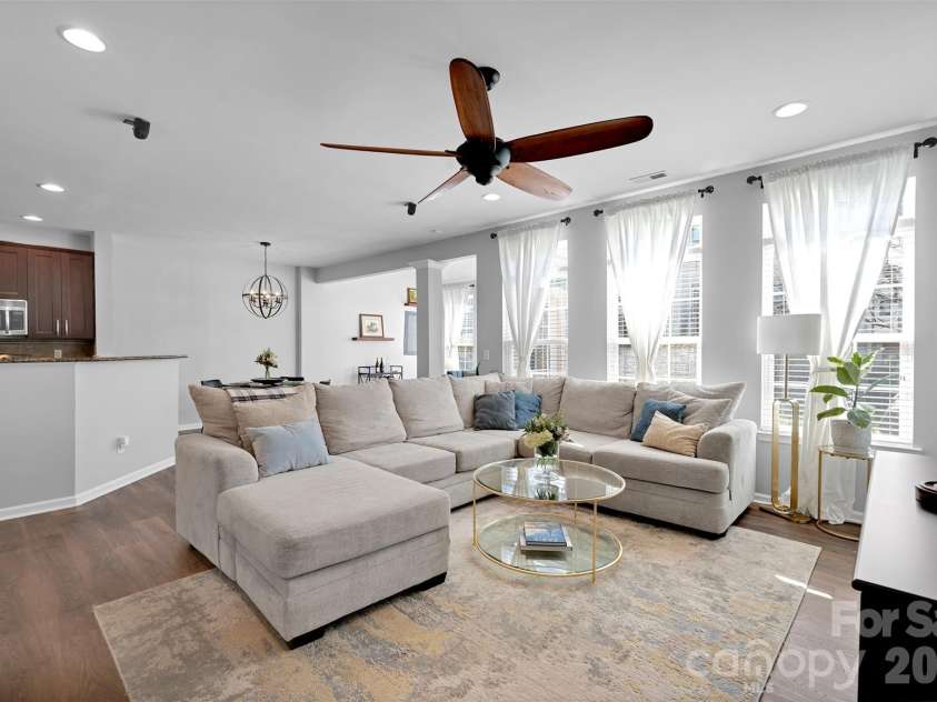 3353 Park South Station Boulevard, Charlotte, NC 28210.  MLS# CAR4364169, YatesRealty ID 26882. 