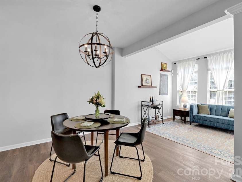 3353 Park South Station Boulevard, Charlotte, NC 28210.  MLS# CAR4364169, YatesRealty ID 26882. 