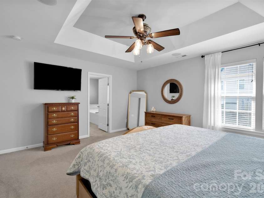 3353 Park South Station Boulevard, Charlotte, NC 28210.  MLS# CAR4364169, YatesRealty ID 26882. 