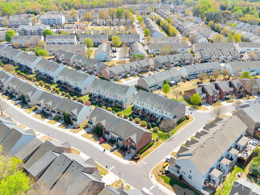 3353 Park South Station Boulevard, Charlotte, NC 28210.  MLS# CAR4364169, YatesRealty ID 26882. 