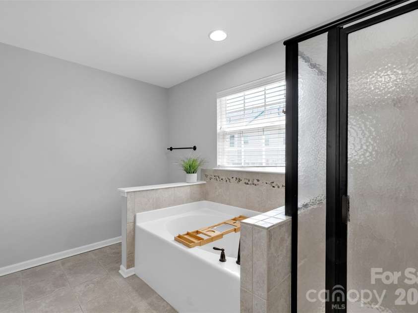 3353 Park South Station Boulevard, Charlotte, NC 28210.  MLS# CAR4364169, YatesRealty ID 26882. Primary Bathroom