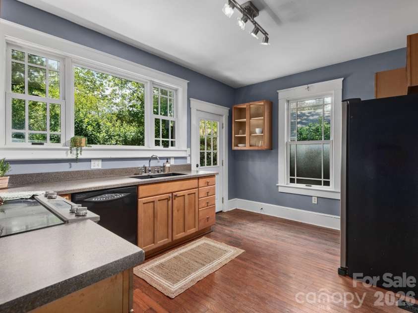 15 Hillside Street, Asheville, NC 28801.  MLS# CAR4350045, YatesRealty ID 26883. 