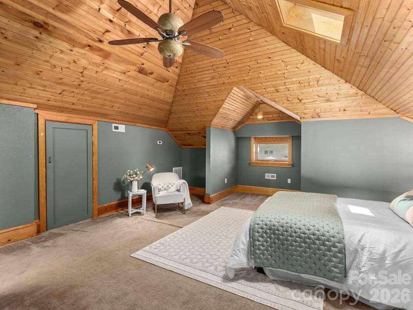 15 Hillside Street, Asheville, NC 28801.  MLS# CAR4350045, YatesRealty ID 26883. 