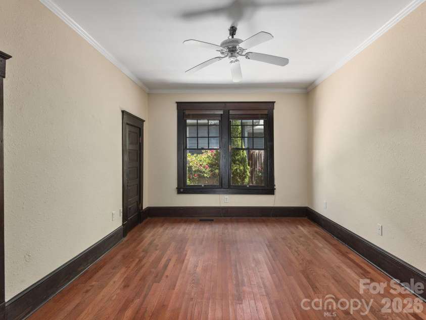 15 Hillside Street, Asheville, NC 28801.  MLS# CAR4350045, YatesRealty ID 26883. 