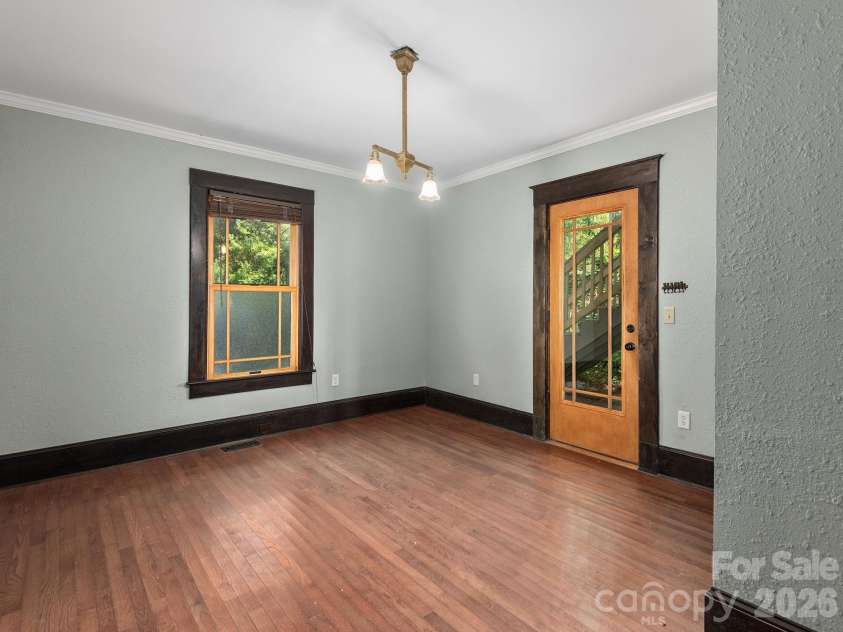 15 Hillside Street, Asheville, NC 28801.  MLS# CAR4350045, YatesRealty ID 26883. 