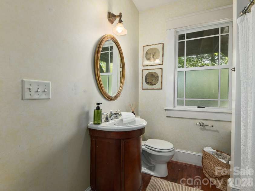 15 Hillside Street, Asheville, NC 28801.  MLS# CAR4350045, YatesRealty ID 26883. Main level full bath