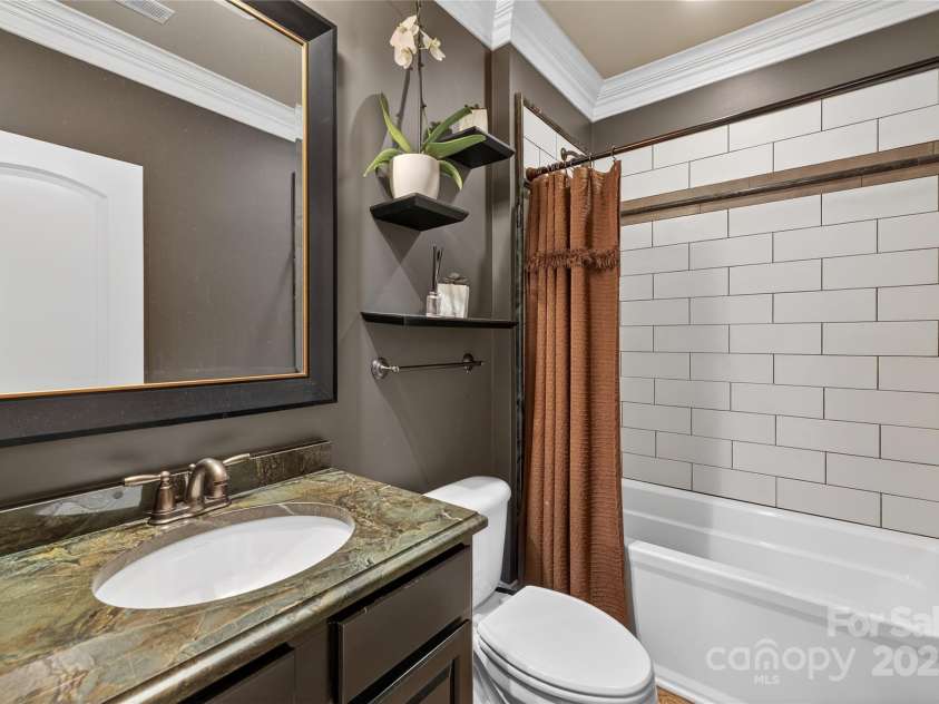 6800 Augustine Way, Charlotte, NC 28270.  MLS# CAR4331637, YatesRealty ID 26883. 2nd full bath in basement 