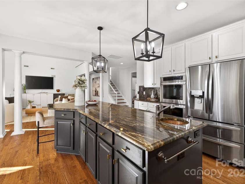 6800 Augustine Way, Charlotte, NC 28270.  MLS# CAR4331637, YatesRealty ID 26883. 