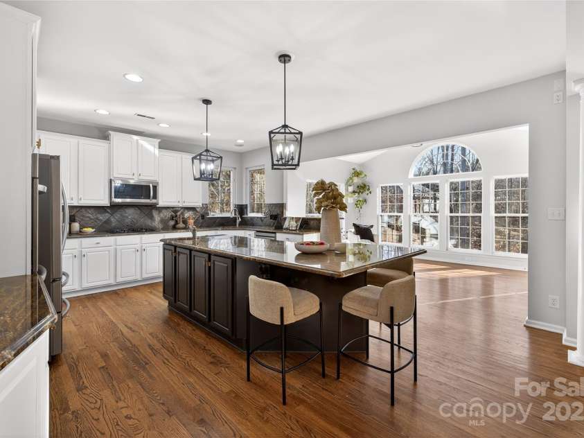 6800 Augustine Way, Charlotte, NC 28270.  MLS# CAR4331637, YatesRealty ID 26883. Kitchen 