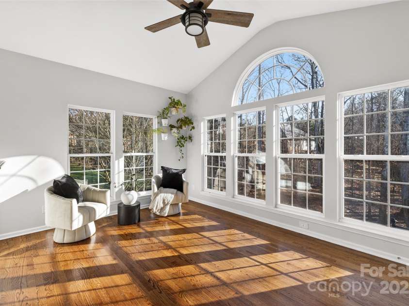 6800 Augustine Way, Charlotte, NC 28270.  MLS# CAR4331637, YatesRealty ID 26883. Sun room 