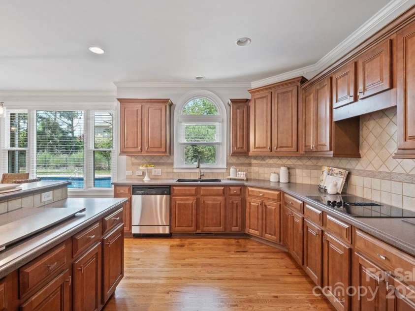 11335 Wescott Hill Drive, Huntersville, NC 28078.  MLS# CAR4270879, YatesRealty ID 26884. 