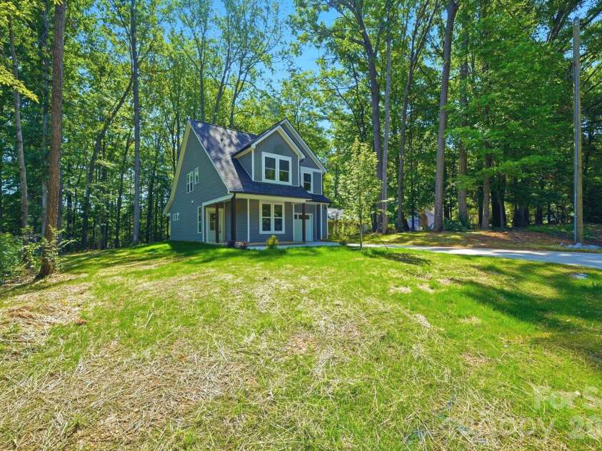 1731 Deer Street, Charlotte, NC 28214.  MLS# CAR4358508, YatesRealty ID 26885. 