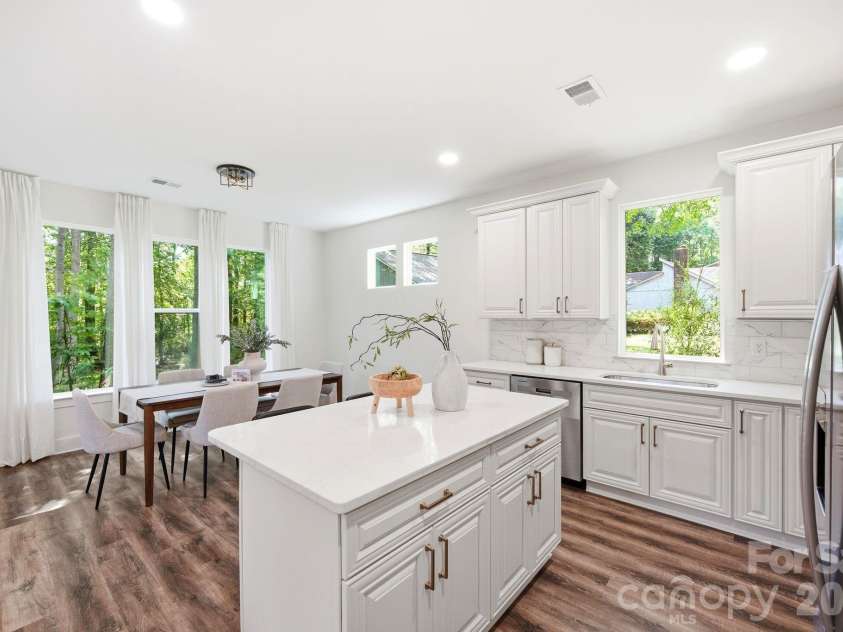 1731 Deer Street, Charlotte, NC 28214.  MLS# CAR4358508, YatesRealty ID 26885. 