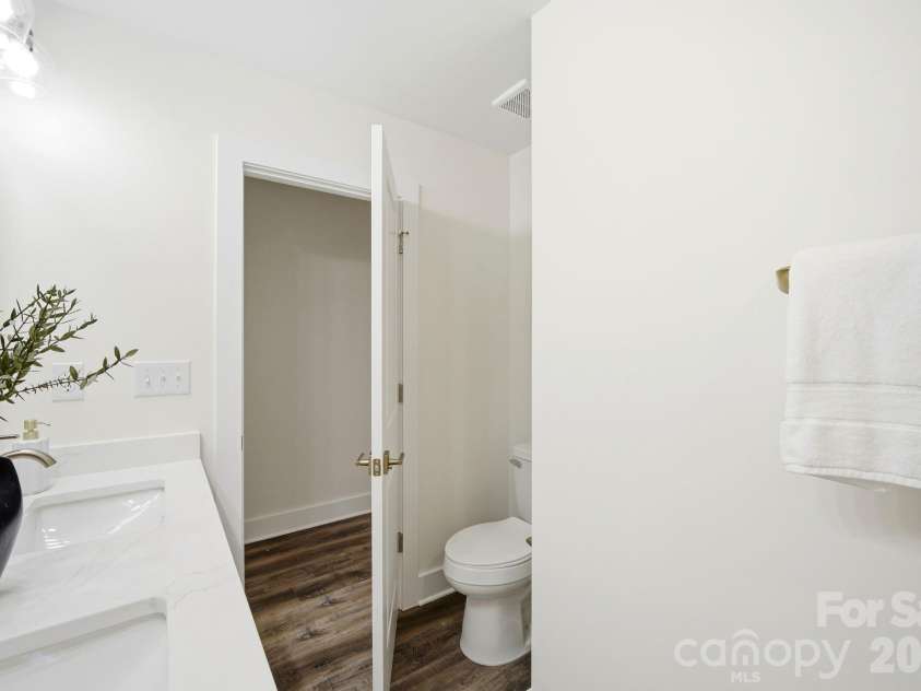 1731 Deer Street, Charlotte, NC 28214.  MLS# CAR4358508, YatesRealty ID 26885. 