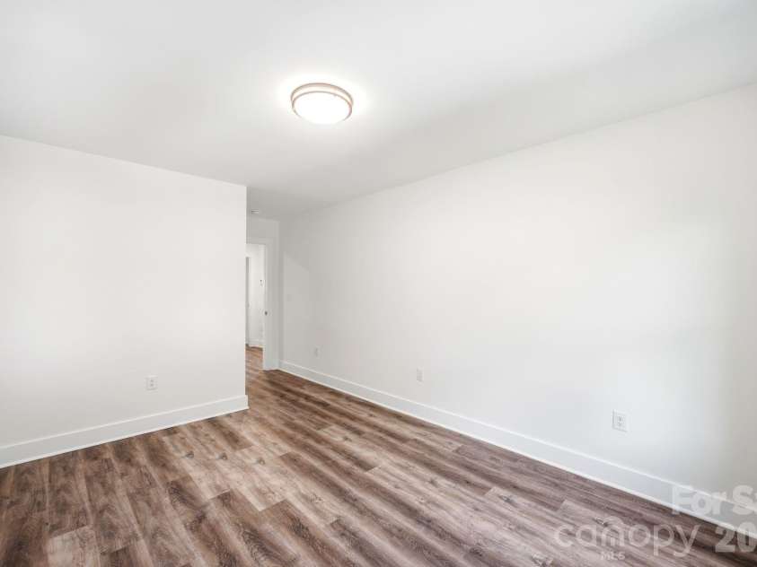1731 Deer Street, Charlotte, NC 28214.  MLS# CAR4358508, YatesRealty ID 26885. 