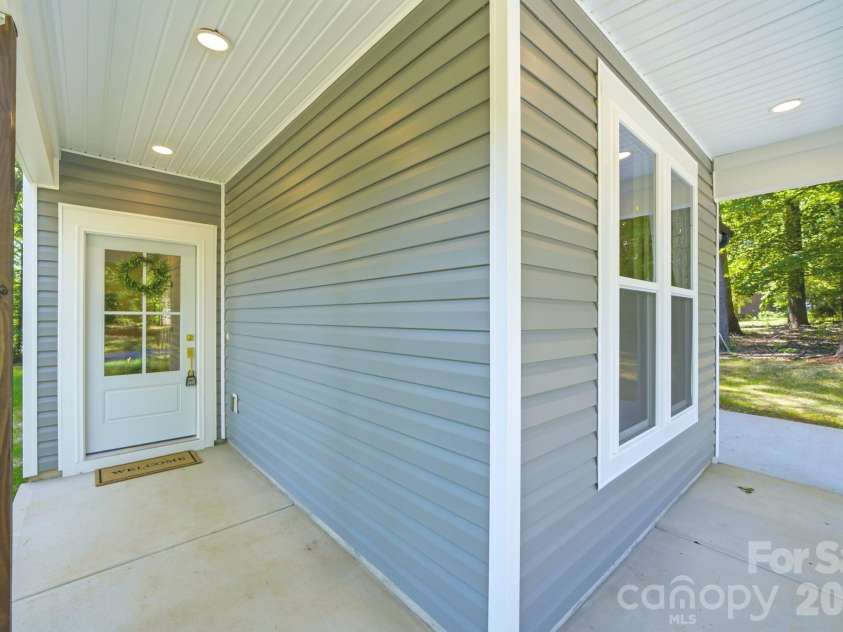 1731 Deer Street, Charlotte, NC 28214.  MLS# CAR4358508, YatesRealty ID 26885. 
