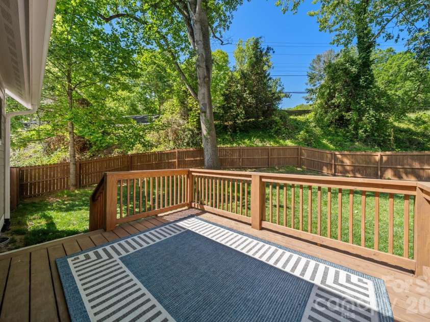 445 Governors View Road, Asheville, NC 28805.  MLS# CAR4383866, YatesRealty ID 26886. 