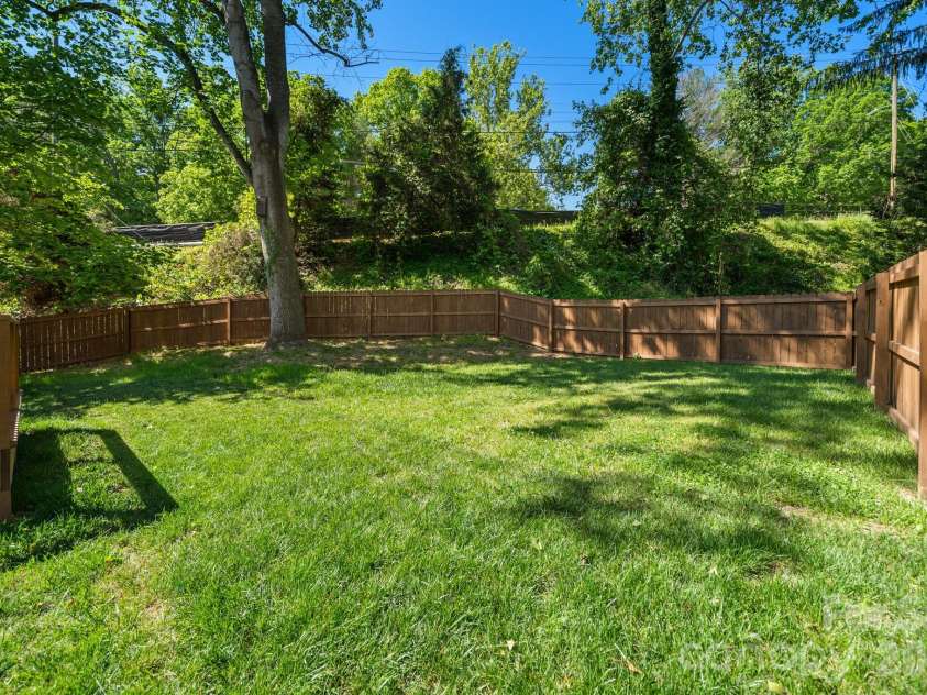 445 Governors View Road, Asheville, NC 28805.  MLS# CAR4383866, YatesRealty ID 26886. 