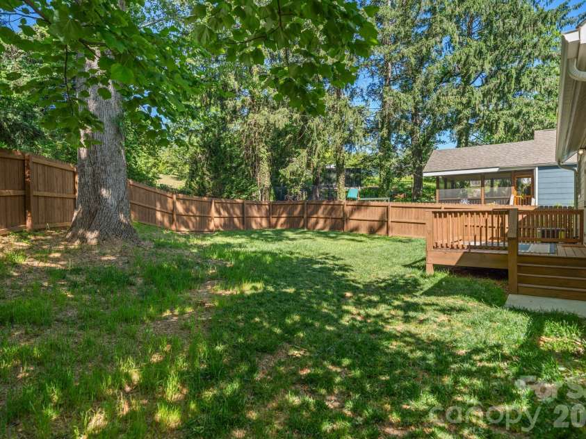445 Governors View Road, Asheville, NC 28805.  MLS# CAR4383866, YatesRealty ID 26886. 