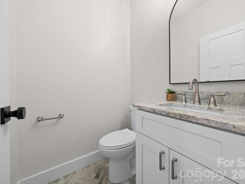 445 Governors View Road, Asheville, NC 28805.  MLS# CAR4383866, YatesRealty ID 26886. Half Bath on Main level