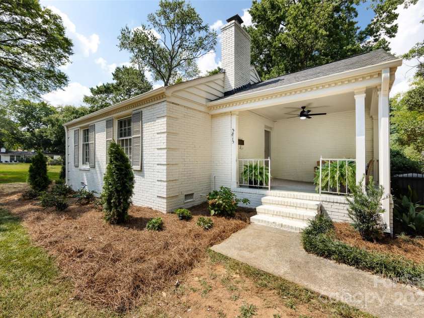 5815 Wedgewood Drive, Charlotte, NC 28210.  MLS# CAR4278842, YatesRealty ID 26887. 