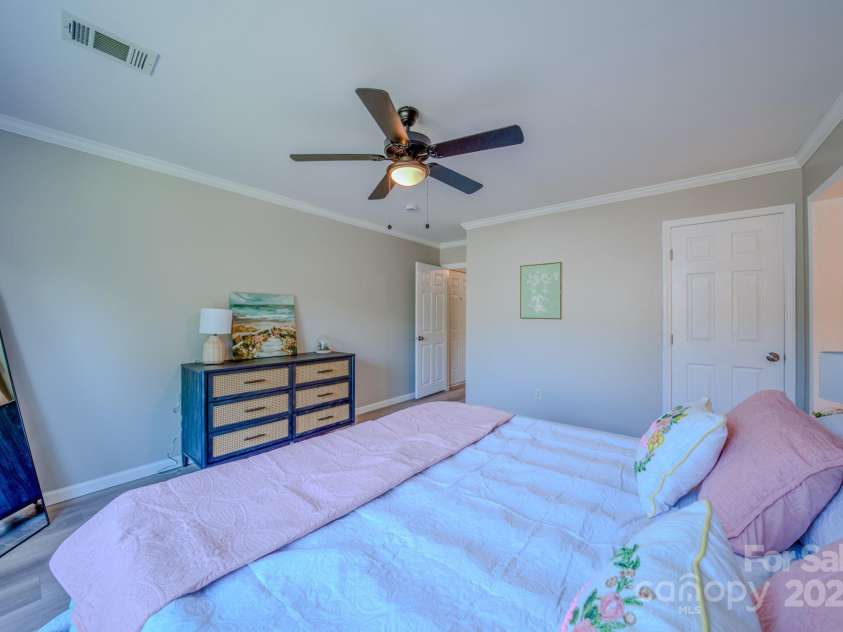 19 New Liberty Road, Leicester, NC 28748.  MLS# CAR4278479, YatesRealty ID 26888. Primary Bedroom