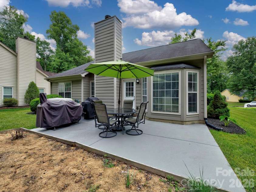 3102 Mintleaf Drive, Charlotte, NC 28269.  MLS# CAR4375220, YatesRealty ID 26888. 