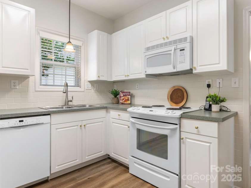 13220 Old Compton Court, Pineville, NC 28134.  MLS# CAR4277466, YatesRealty ID 26889. 